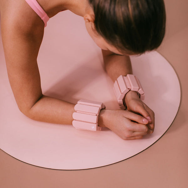 Curved Weighted Bands